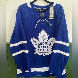 NWT Toronto leafs jersey